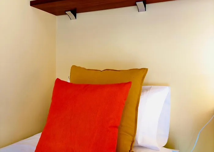 Habitacion En El Corazon De Alicante Con Vista Jardin
