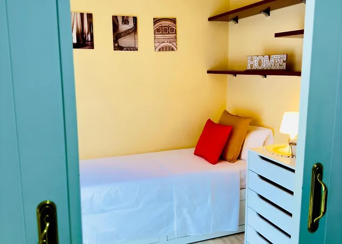 Habitacion En El Corazon De Alicante Con Vista Jardin